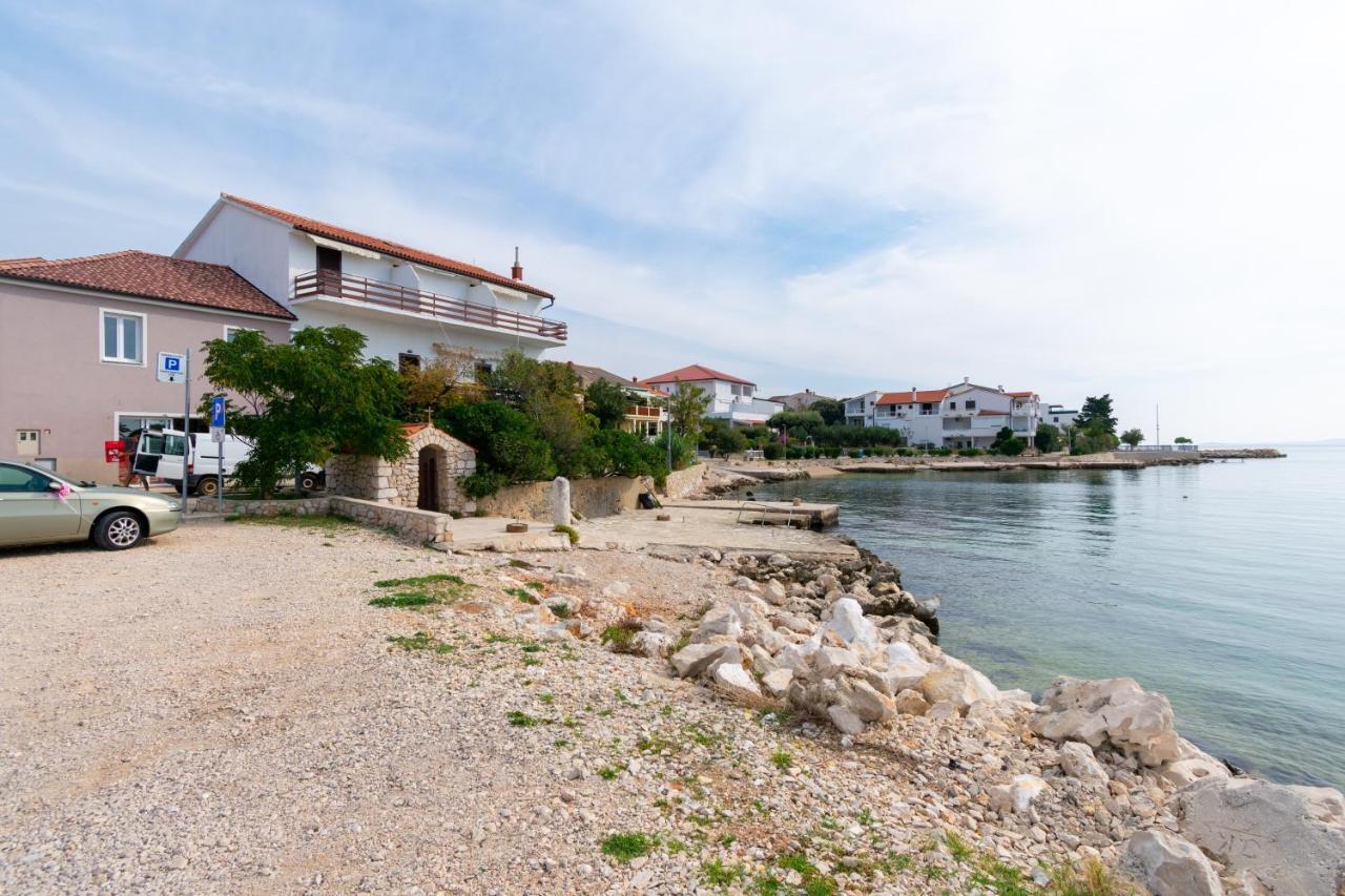 Apartments By The Sea Mandre, Pag - 4101 Kolan Exteriör bild