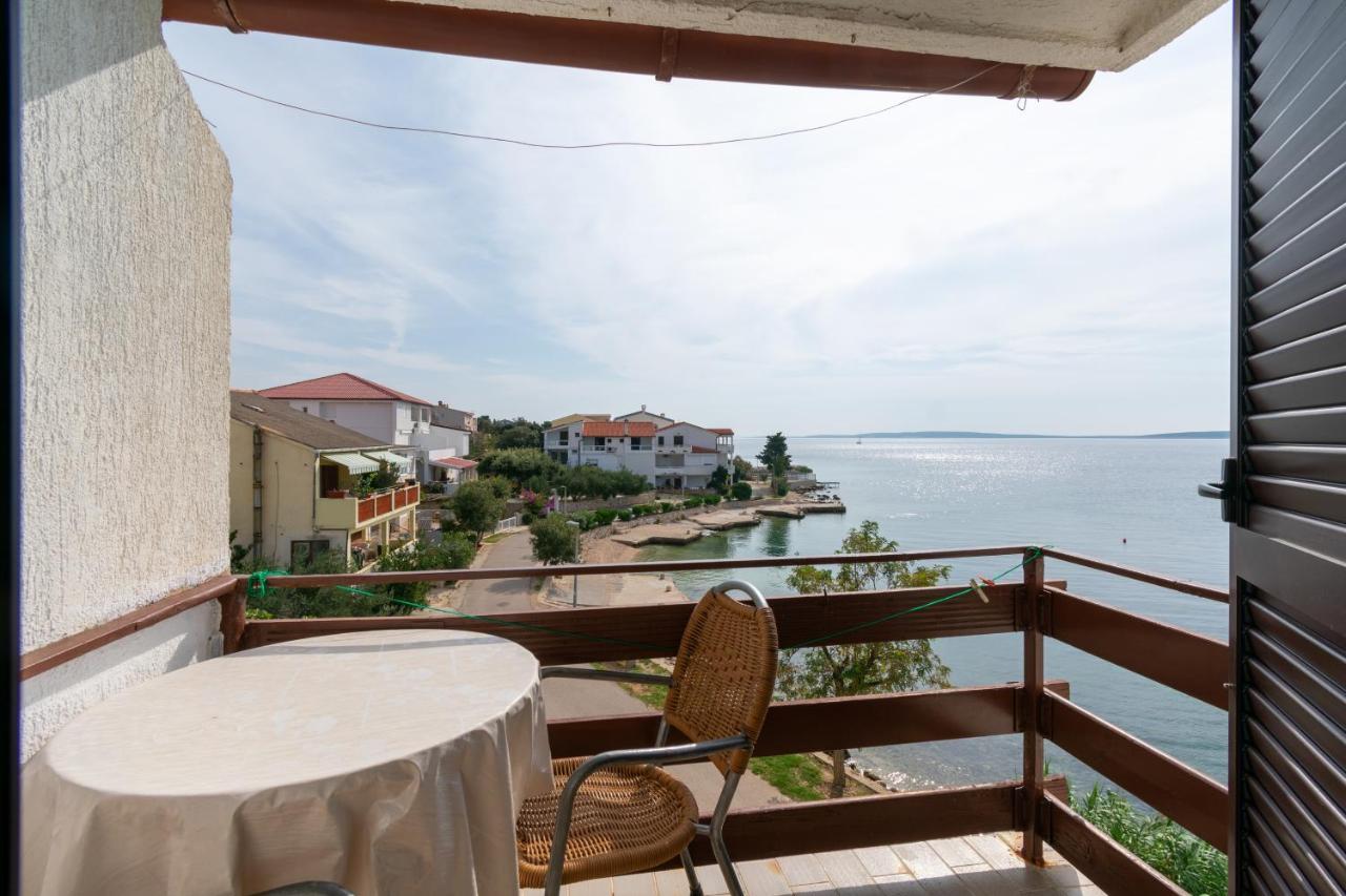 Apartments By The Sea Mandre, Pag - 4101 Kolan Exteriör bild