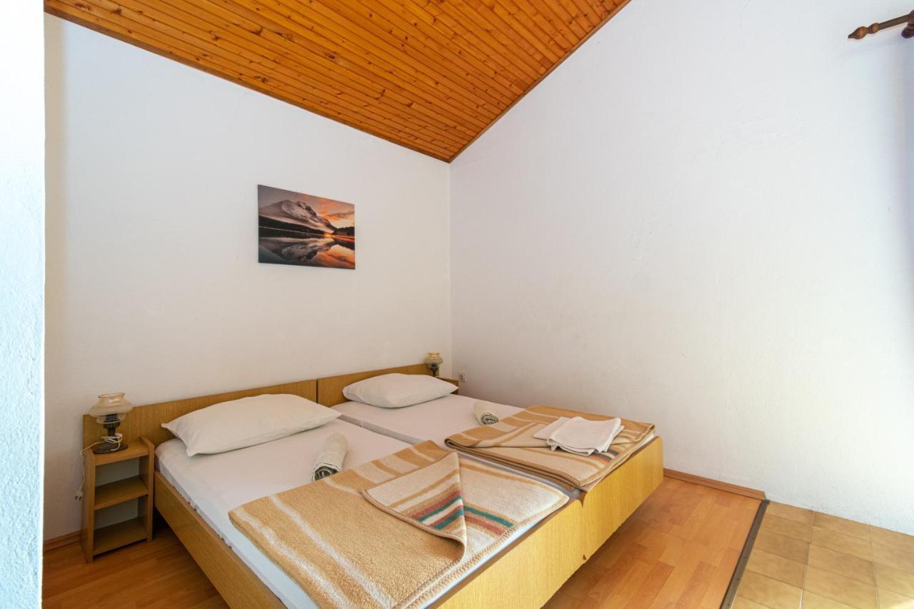 Apartments By The Sea Mandre, Pag - 4101 Kolan Exteriör bild
