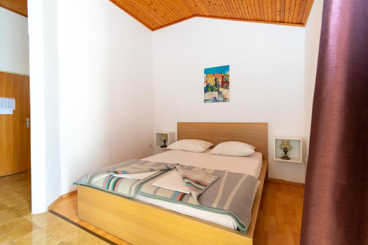 Apartments By The Sea Mandre, Pag - 4101 Kolan Exteriör bild