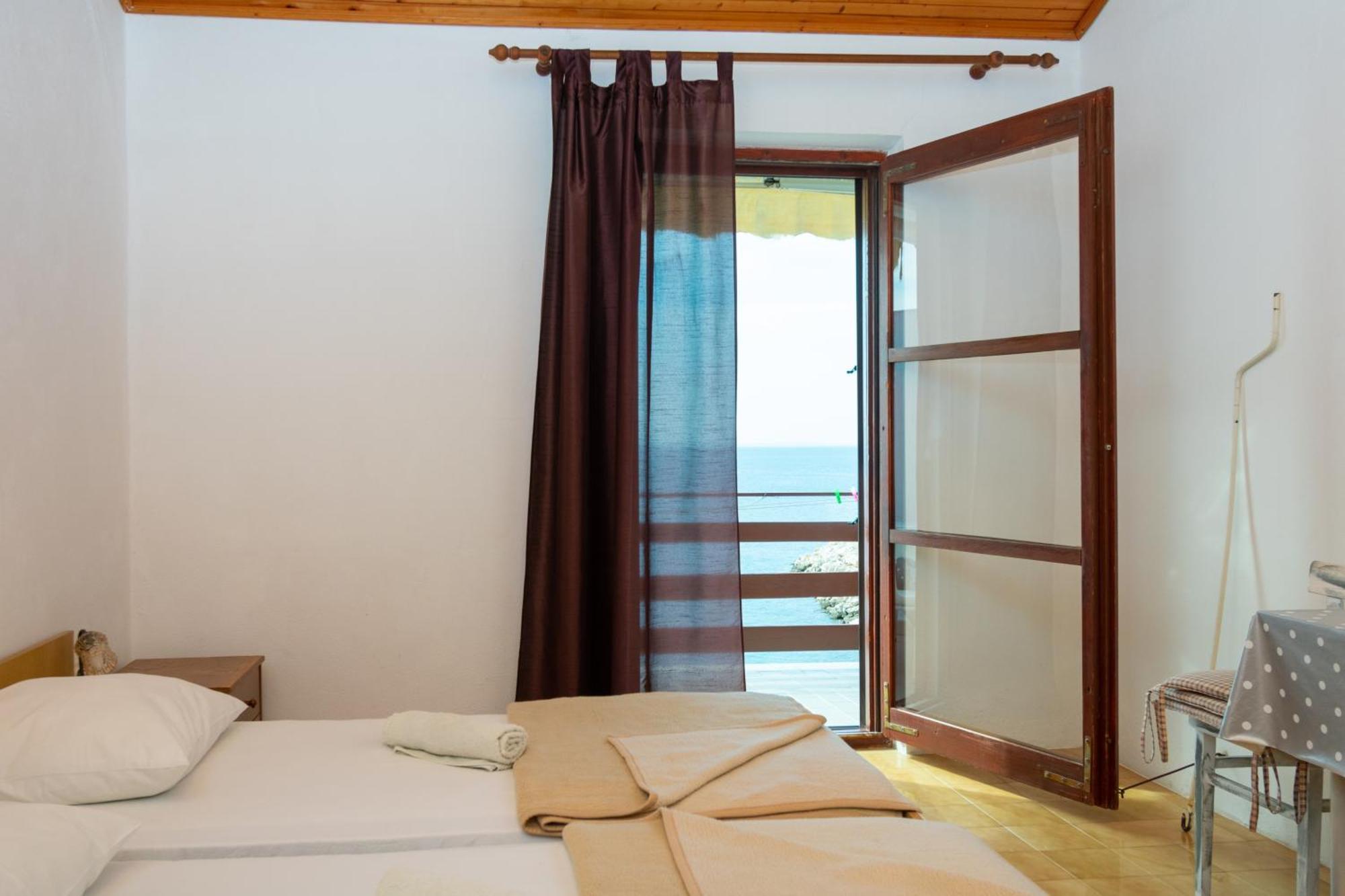 Apartments By The Sea Mandre, Pag - 4101 Kolan Rum bild
