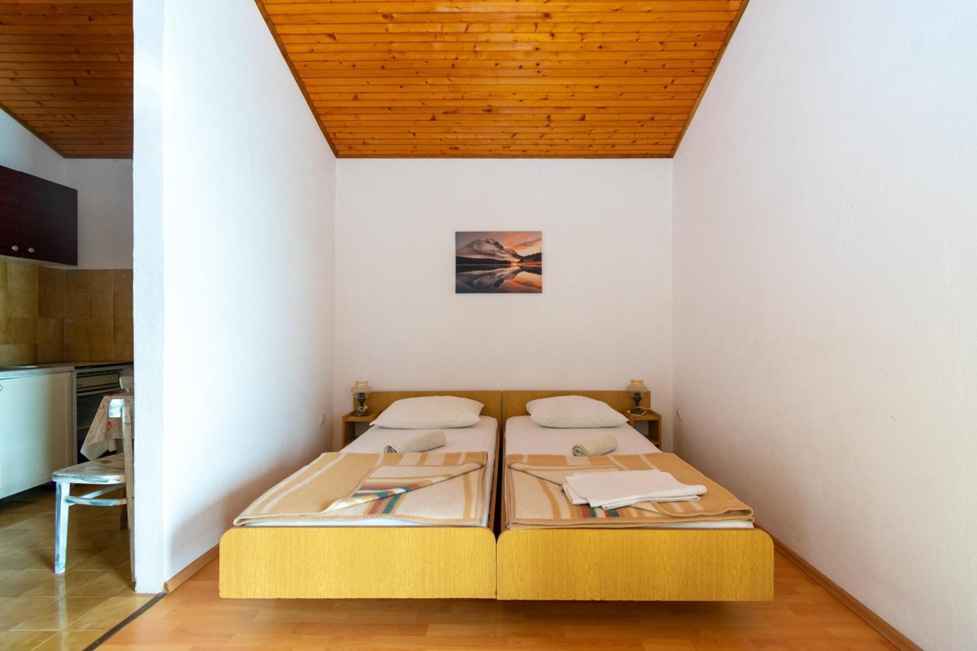 Apartments By The Sea Mandre, Pag - 4101 Kolan Rum bild